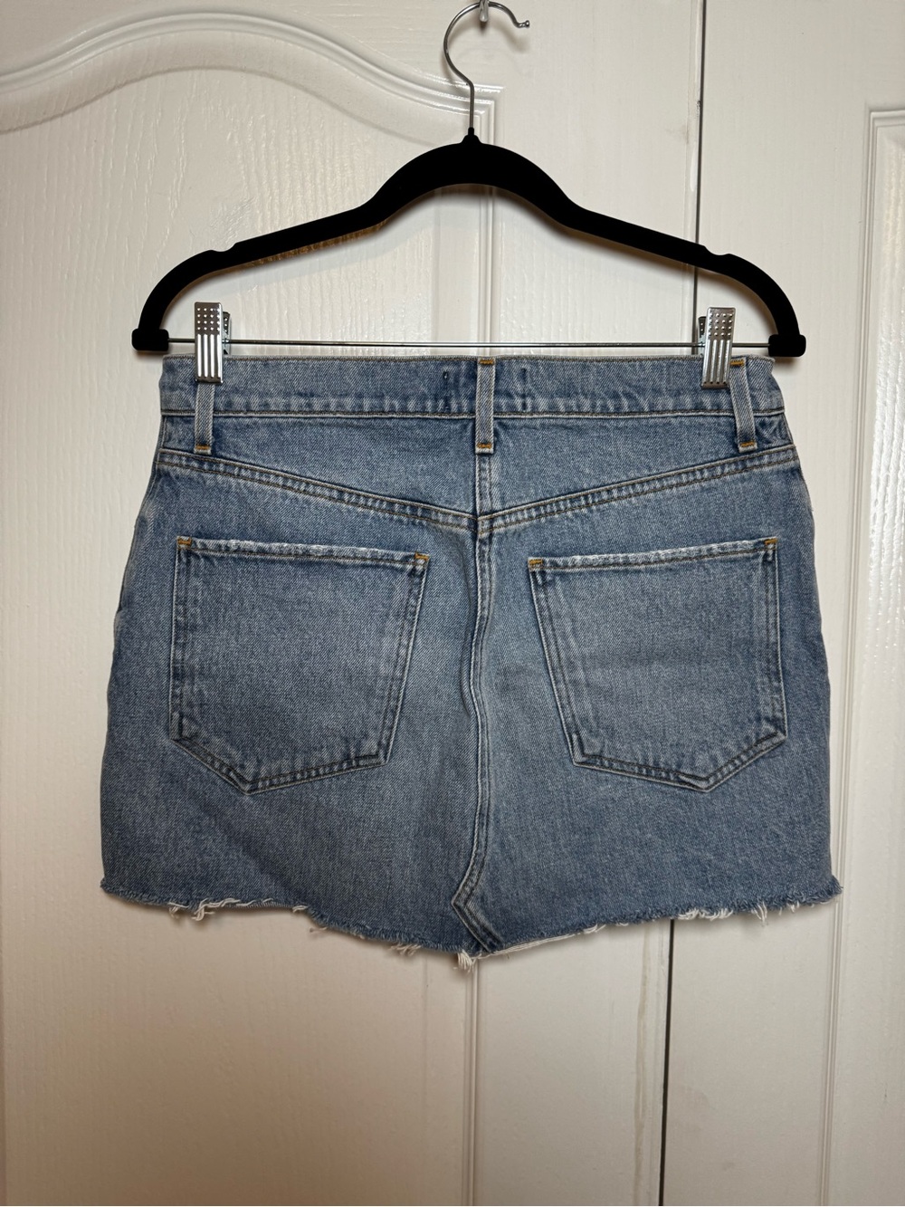 AGOLDE Quinn High Rise Mini Skirt Light Indigo Denim Raw Hem Button Fly - Picture 3 of 4